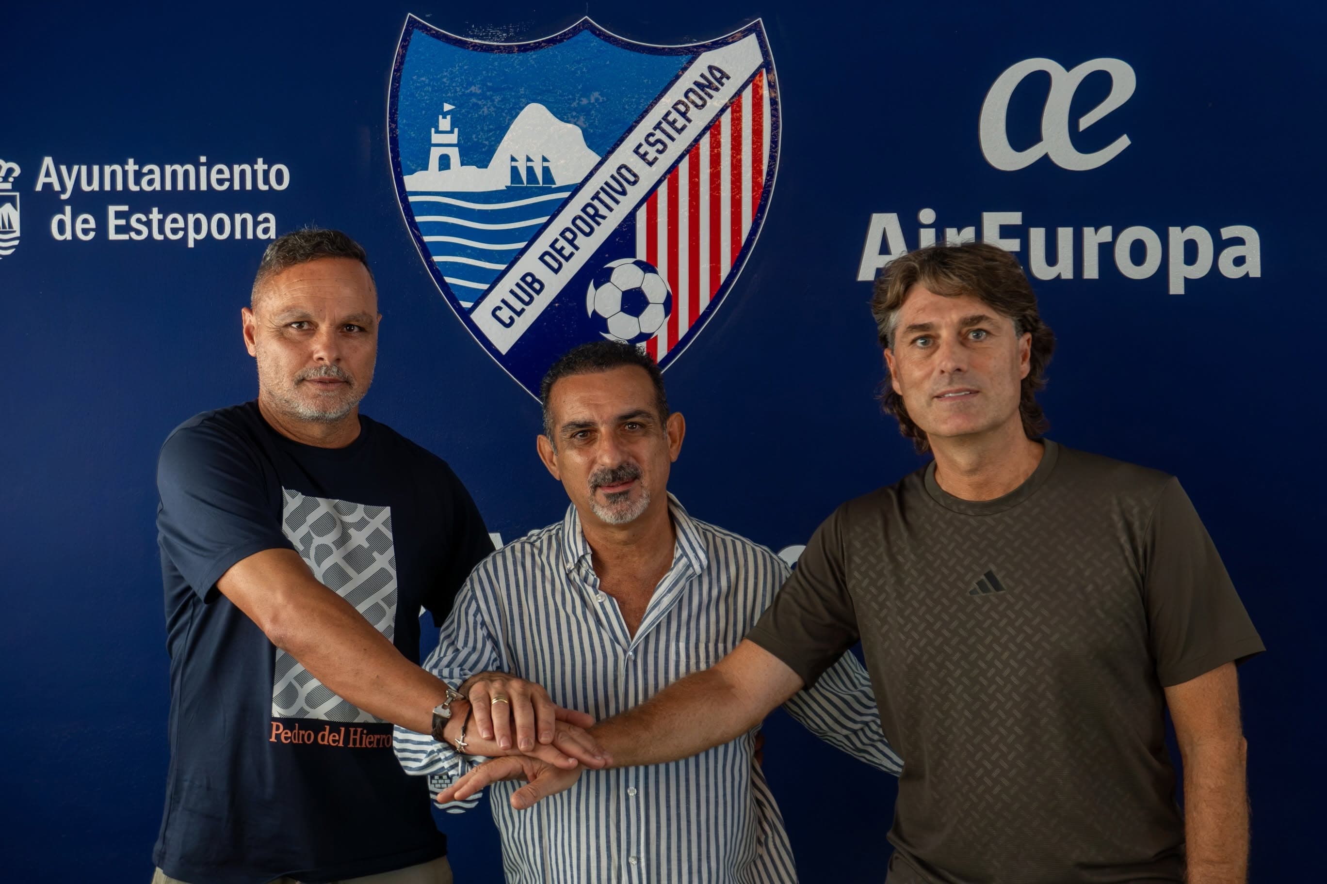Imagen de la noticia: CD Estepona y CDC Estadio firman un acuerdo de colaboración para impulsar el fútbol formativo en Estepona