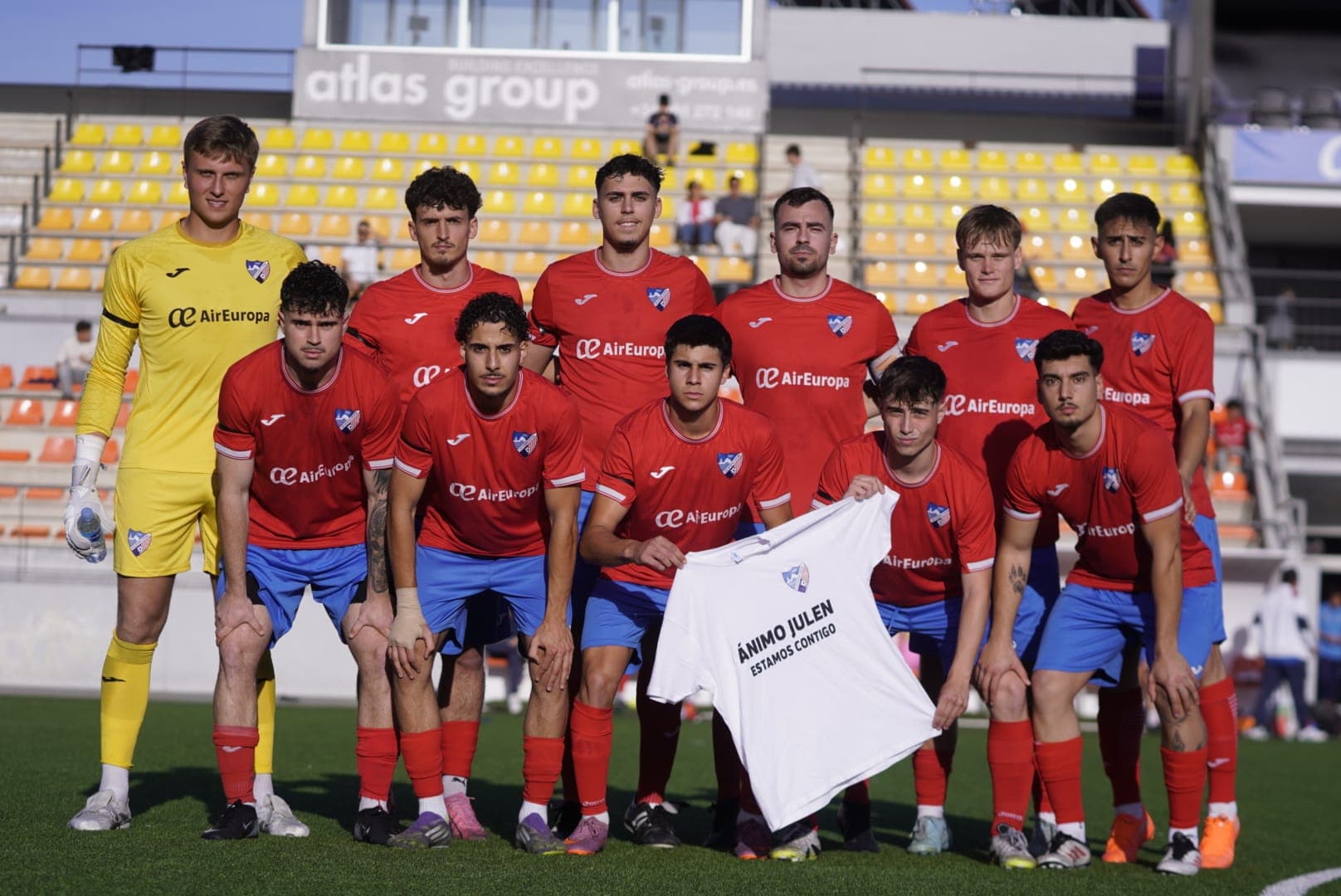 News image: *RESERVE TEAM DRAWS WITH THE CHAMPION, KEEPING ITS PLAYOFF HOPES ALIVE* 