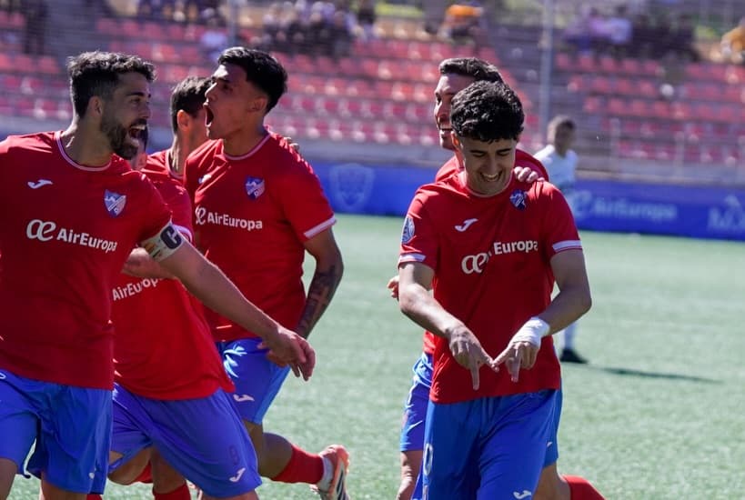 Imagen de la noticia: LE CD ESTEPONA ENVOIE UN MESSAGE ET BAT LE PRÉTENDANT (2-0)
