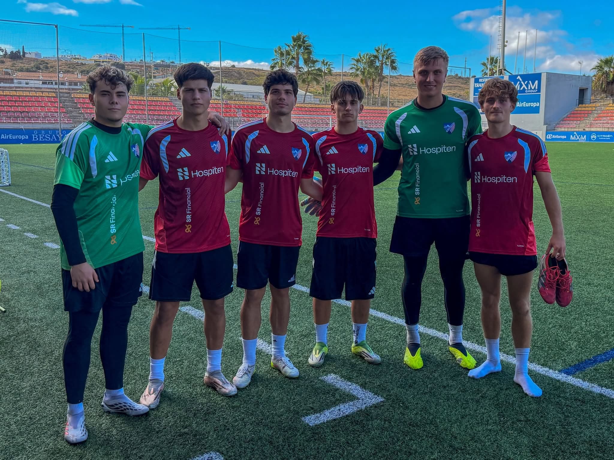 Ruben y Guido, del Juvenil A, y Fabrizzio, Renat, Albert y Callum, del filial, completan estos días las sesiones bajo las órdenes de Manolo Sánchez