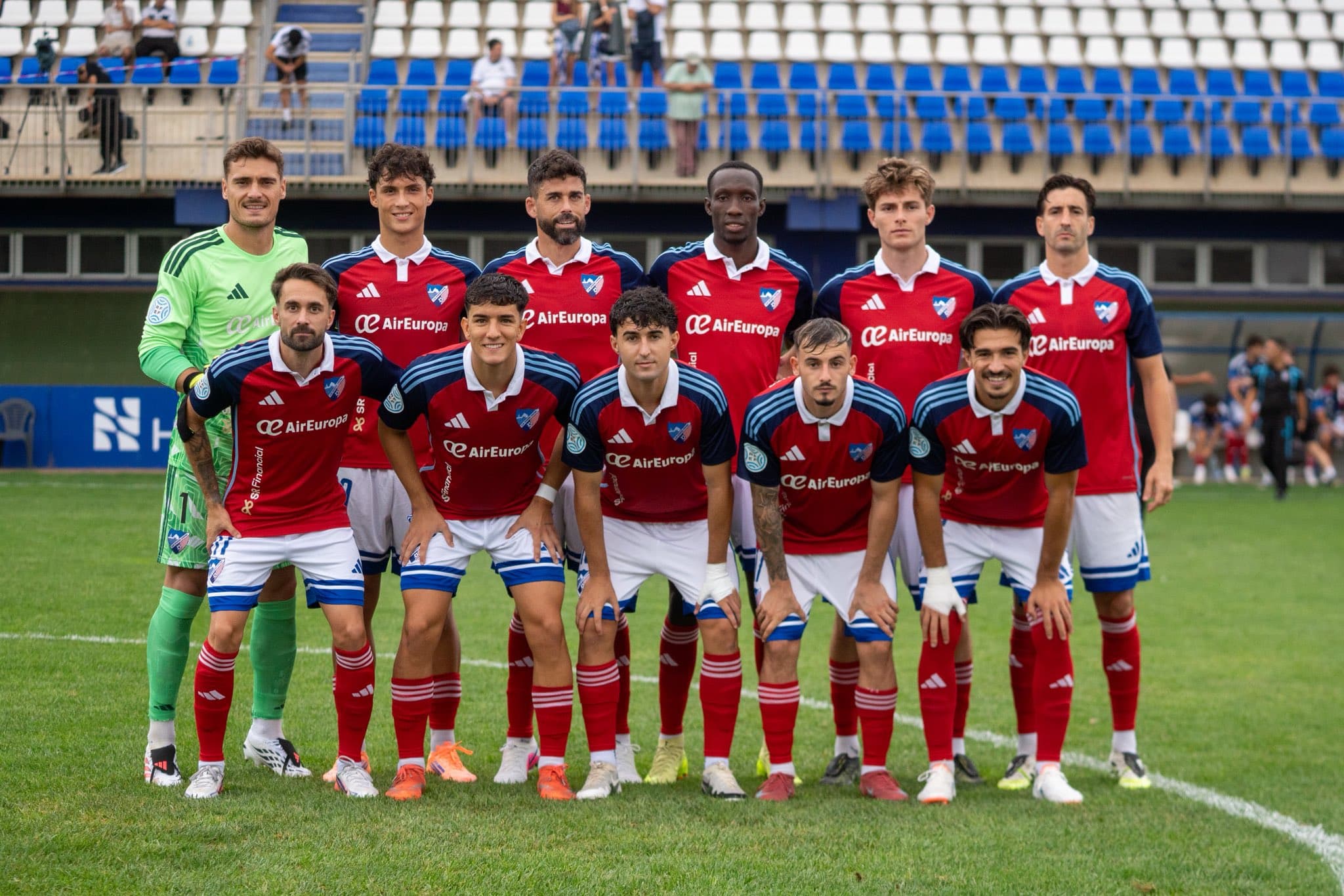 Imagen de la noticia: CD Tenerife B 2-1 CD Estepona: dos penaltis dejan sin premio a los rojillos en Tenerife