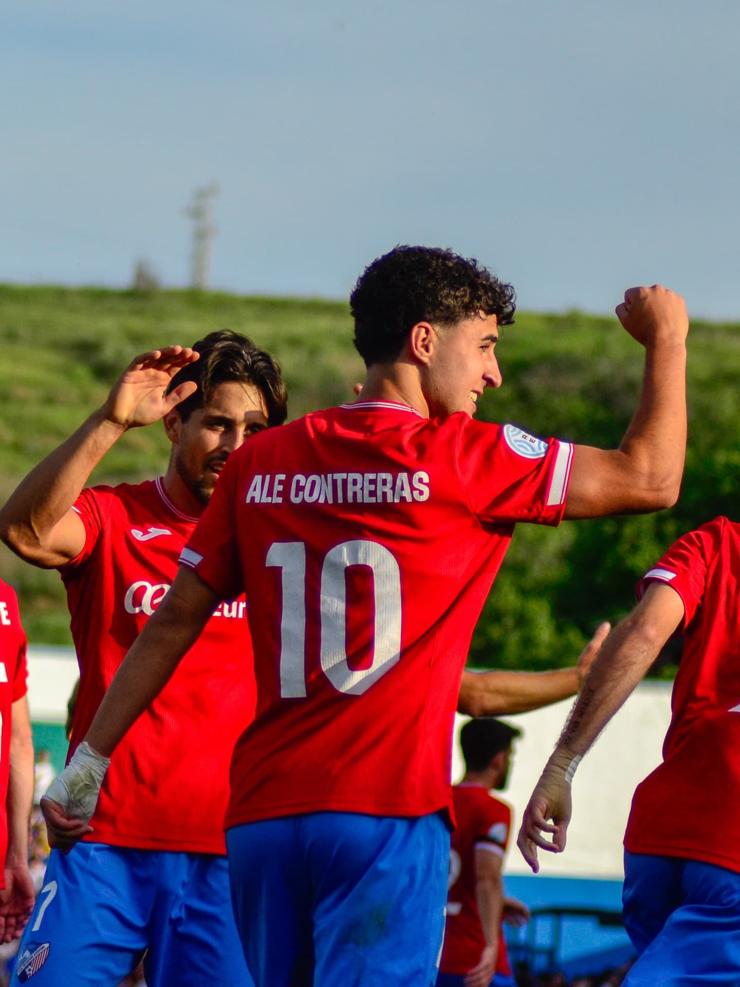 Imagen de la noticia: Tout se joue à Yecla : le CD Estepona s'apprête à franchir la dernière étape pour assurer son maintien, qu'il a déjà à portée de main