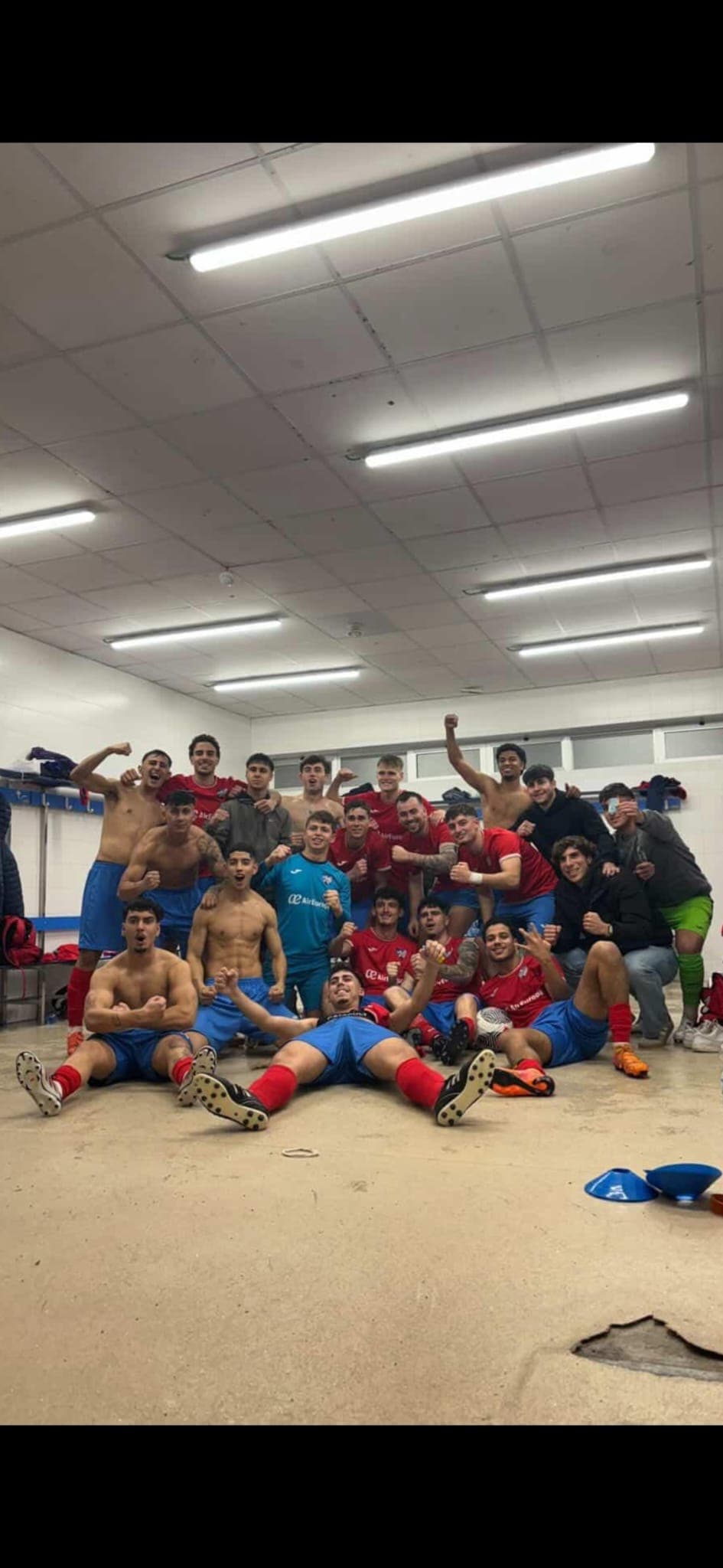 Imagen de la noticia: *Narrow victory for the reserve team (1-0) against Antequera, which is worth its weight in gold*