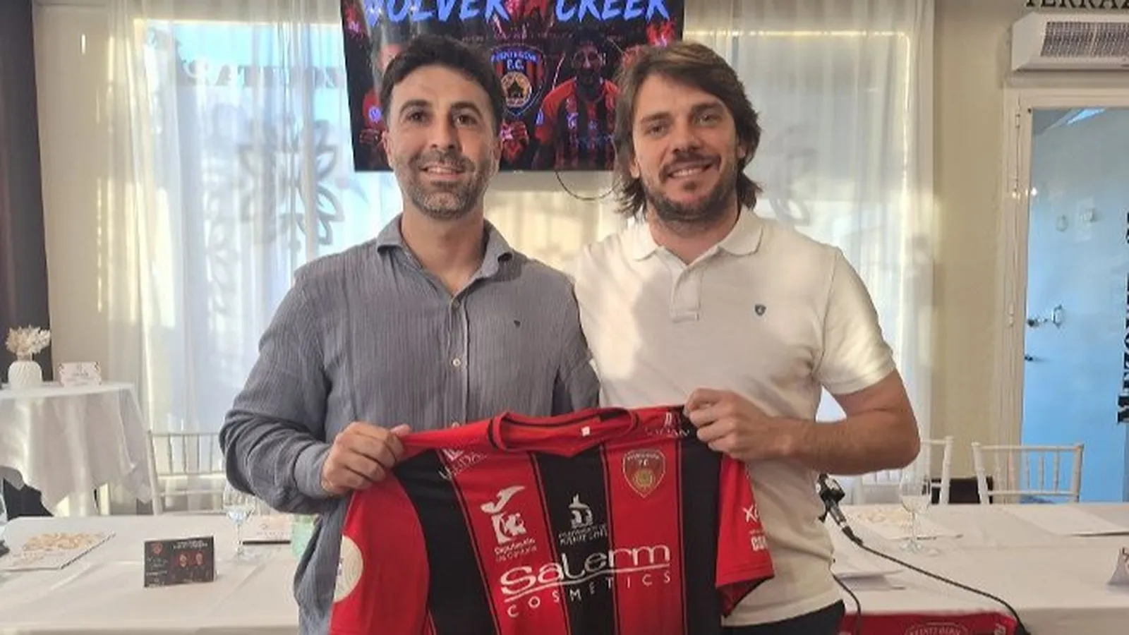 Migue García dirige al Salerm Puente Genil en su regreso a Segunda Federación junto a Joaquín García.