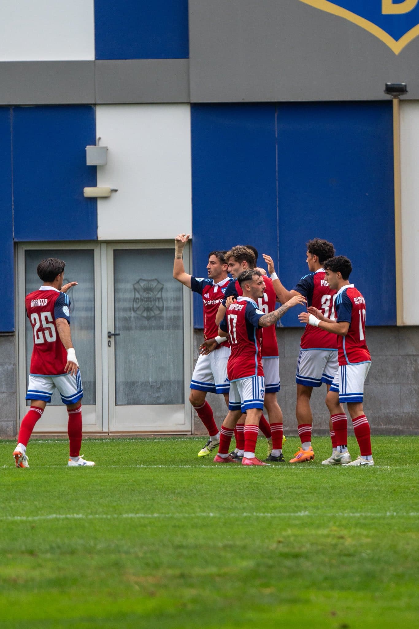 Celebración del CD Estepona después de poner el 1-1 en el marcador