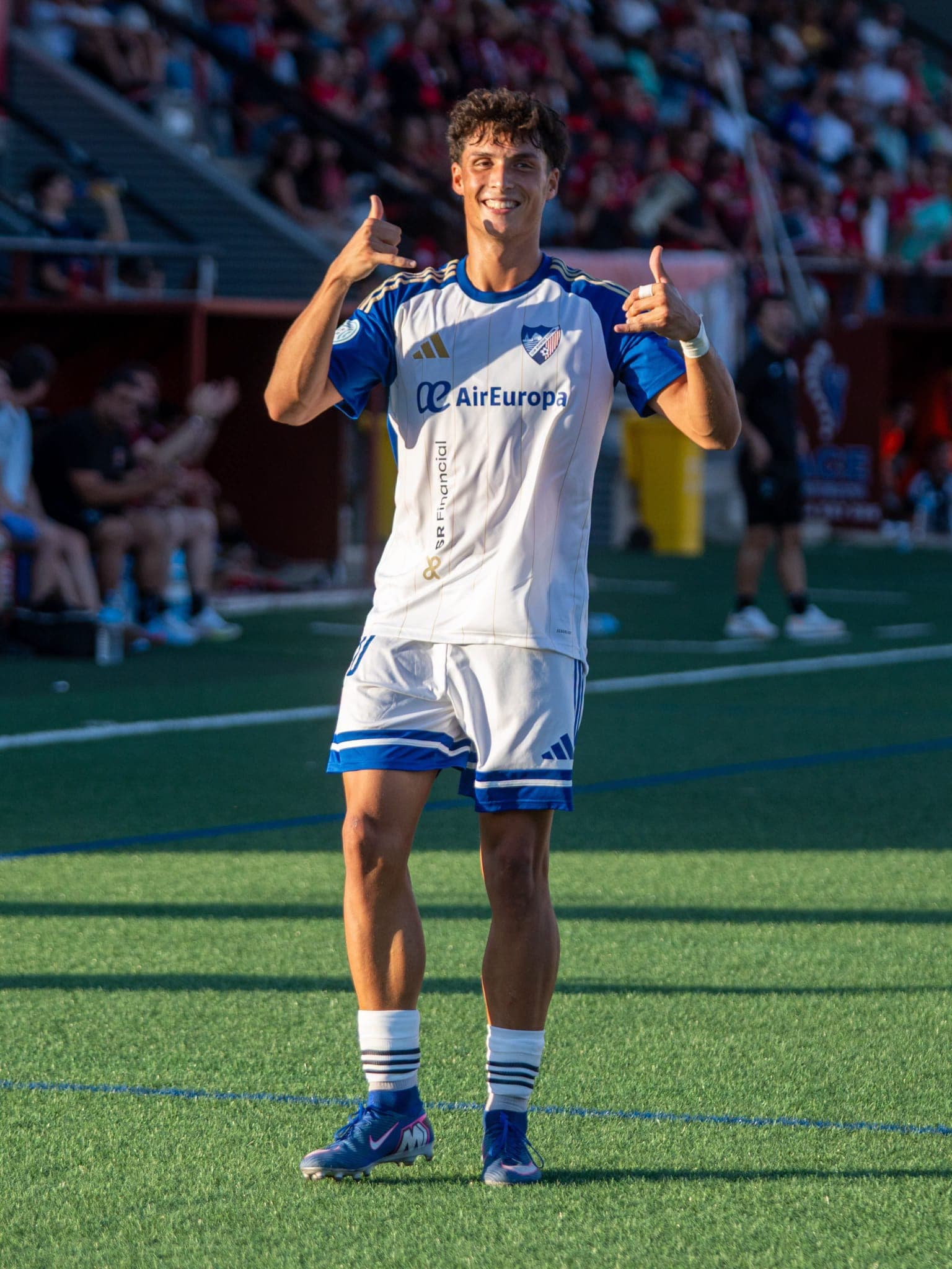 Pablo Aguilar celebrando un gol con la segunda equipación