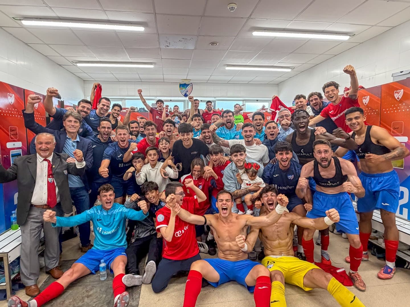 Imagen de la noticia: De 7 puntos en diciembre a depender de sí mismo: el CD Estepona se jugará la permanencia directa en 90 minutos en Yecla